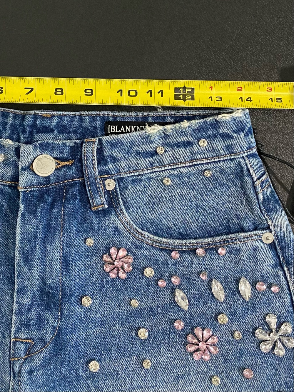 New Blank NYC Rhinestone Studded Floral Embellished Jean Shorts Size 26 - Picture 9 of 13